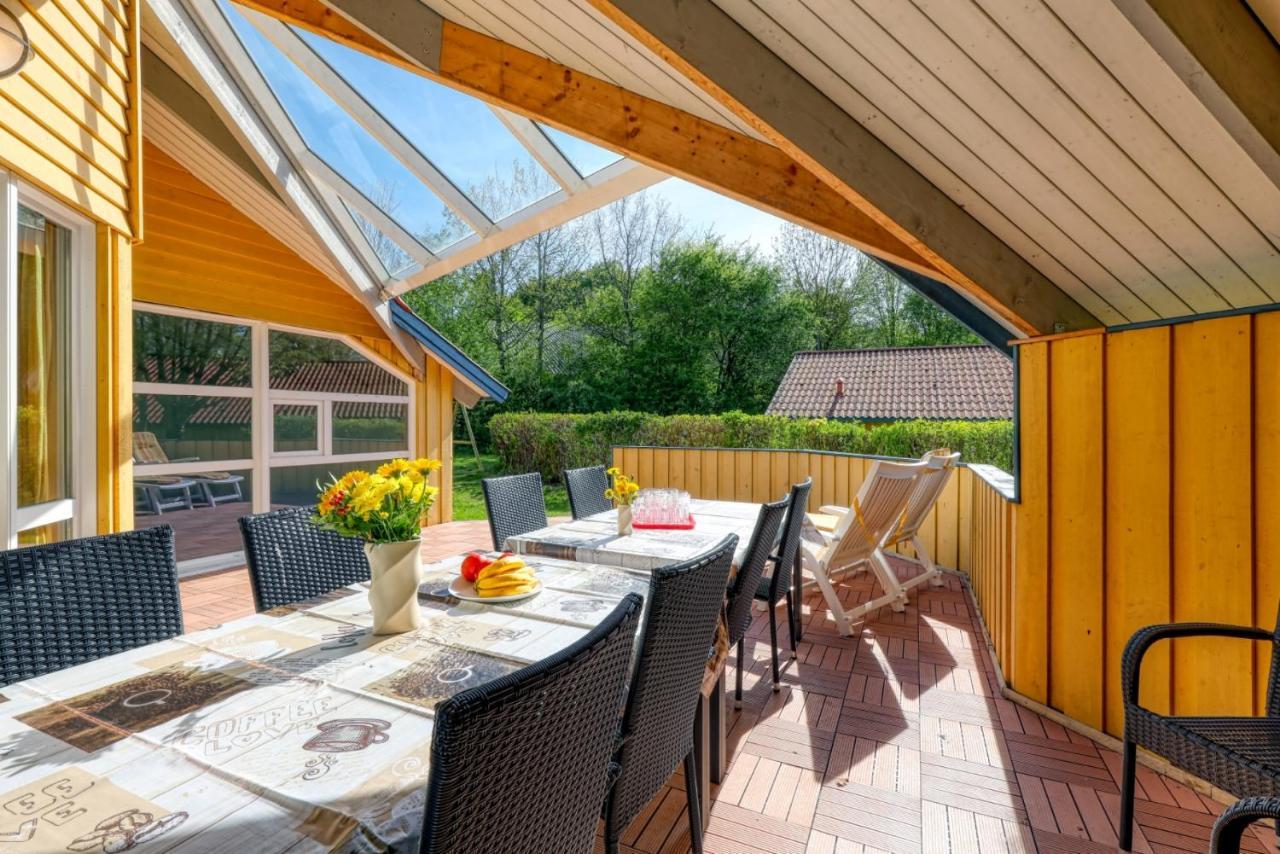 Kranich Ferienhaeuser Mit Innenpool Hohendorf (Nordvorpommern) Exterior foto